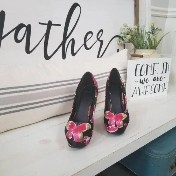 Elle Platform Wedges in Floral Motif Size 9.5 - Picture 2 of 12